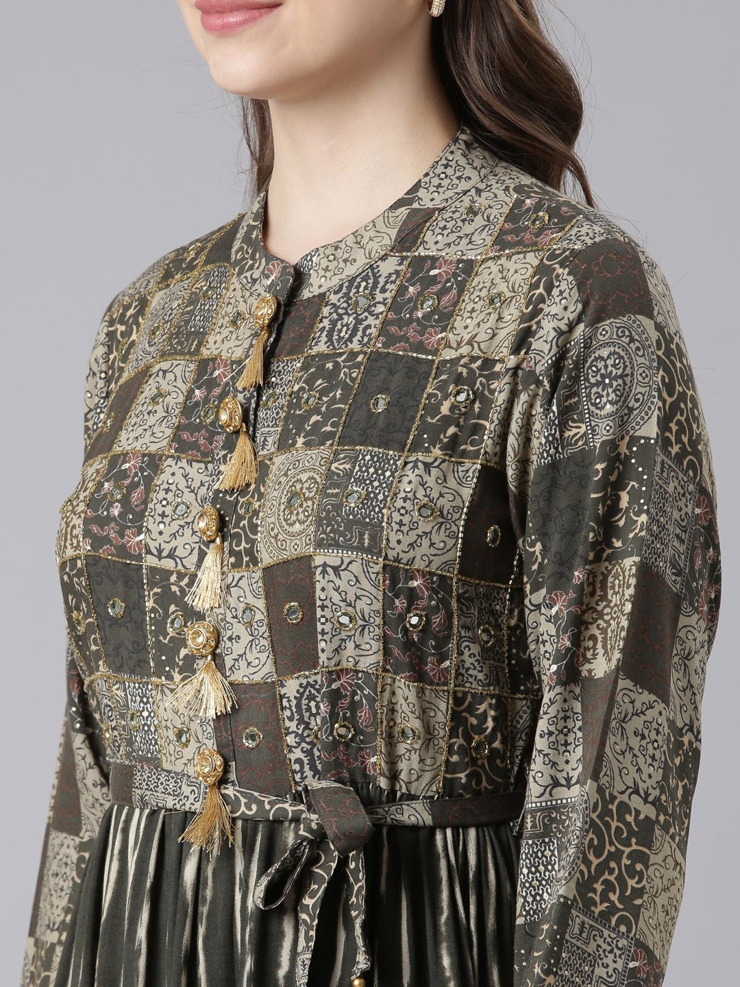 Transacthubs Olive Viscose Rayon Maxi Dresses with a Curved Silhouette – Casual Geometric Print - Image 5