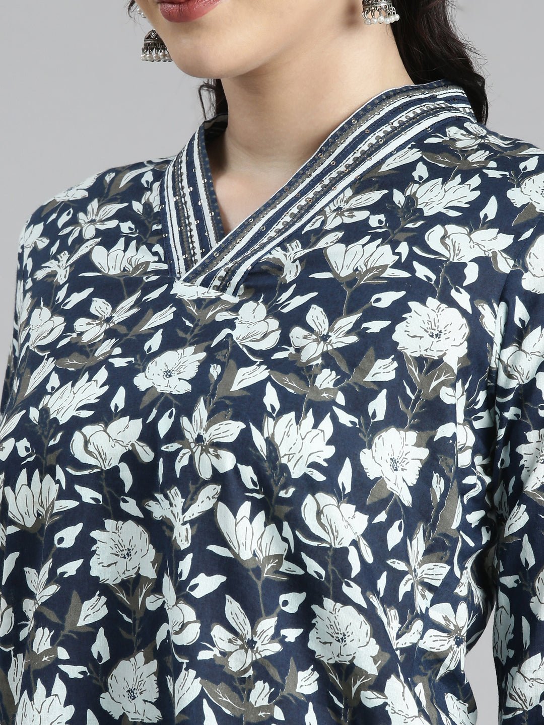 Transacthubs Navy Blue Casual Floral Straight Kurta - Image 5