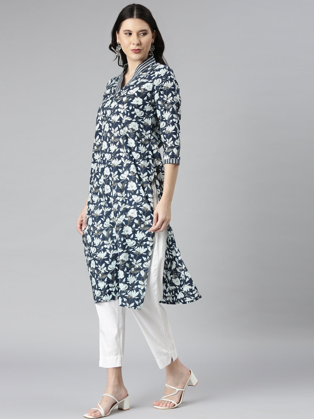 Transacthubs Navy Blue Casual Floral Straight Kurta - Image 2