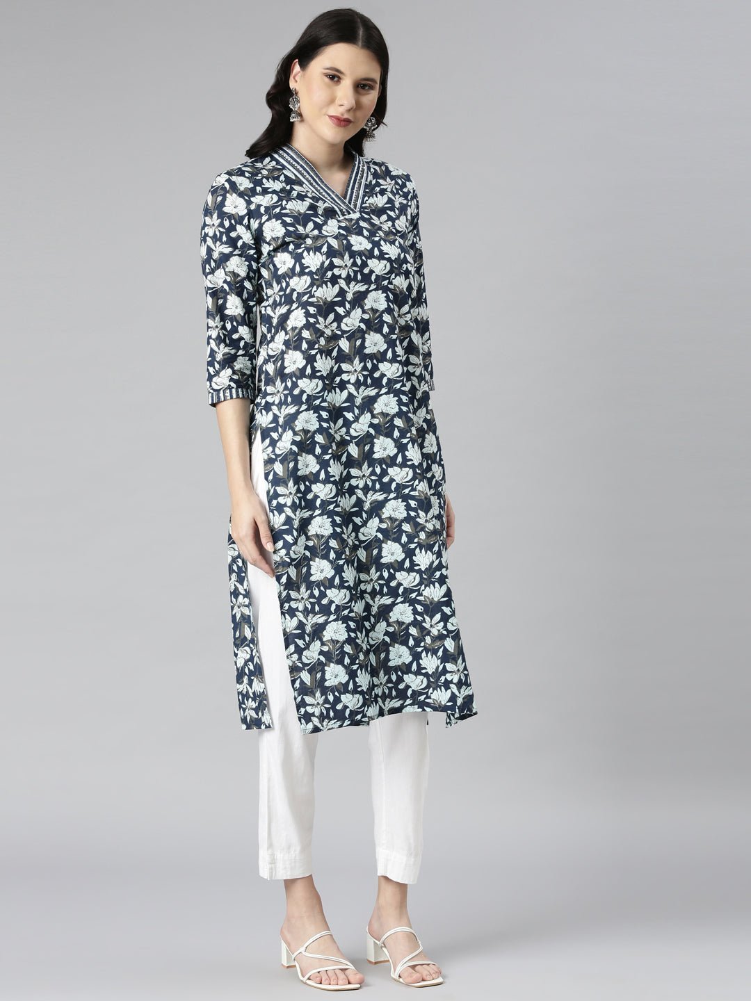 Transacthubs Navy Blue Casual Floral Straight Kurta - Image 3